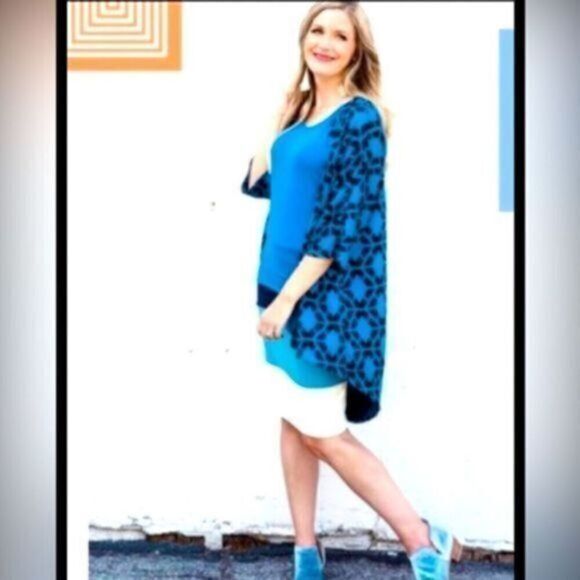 EUC LulaRoe Women’s “Lindsey” Kimono BLUE LACE -   Swim Cover Up - Fits up to 10 - Picture 1 of 5